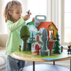 BAMSE LEKVÄRLD BAMSEBYN MED LEKPLATTA