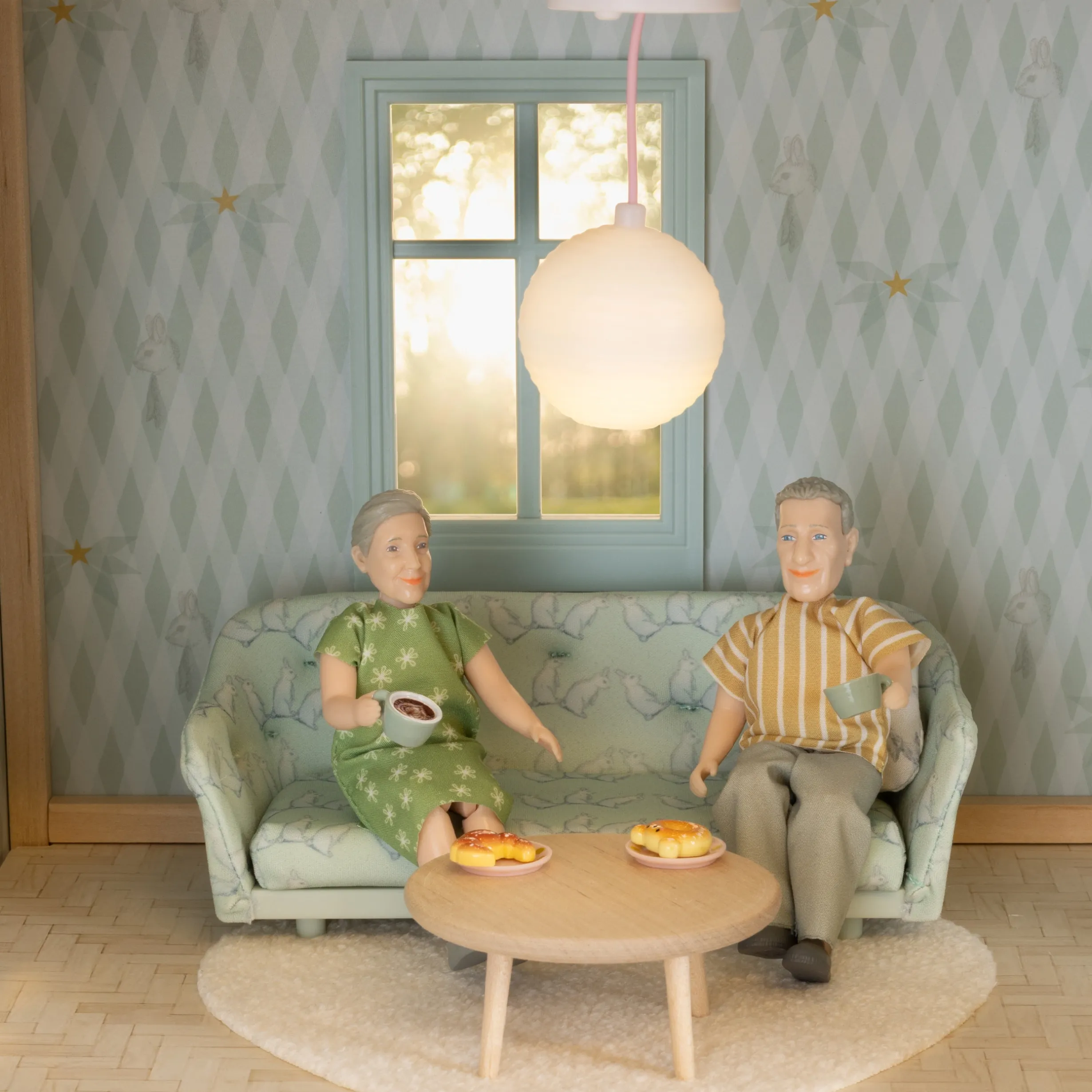 LUNDBY DOCKHUSBELYSNING RISLAMPOR