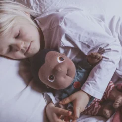 RUBENS BARN MJUK DOCKA MED VETEKUDDE KELVIN TUMMIES